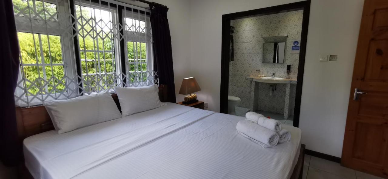 Chez Marva Grande Villa Corossol 3 A 12 Personnes 拉迪格岛 外观 照片