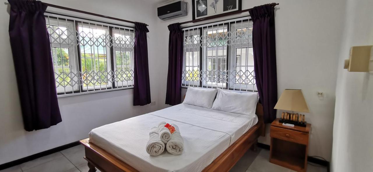 Chez Marva Grande Villa Corossol 3 A 12 Personnes 拉迪格岛 外观 照片