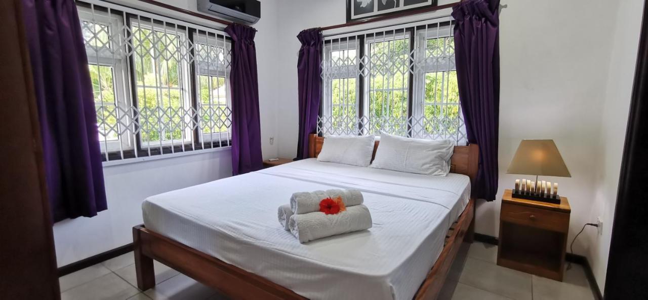 Chez Marva Grande Villa Corossol 3 A 12 Personnes 拉迪格岛 外观 照片
