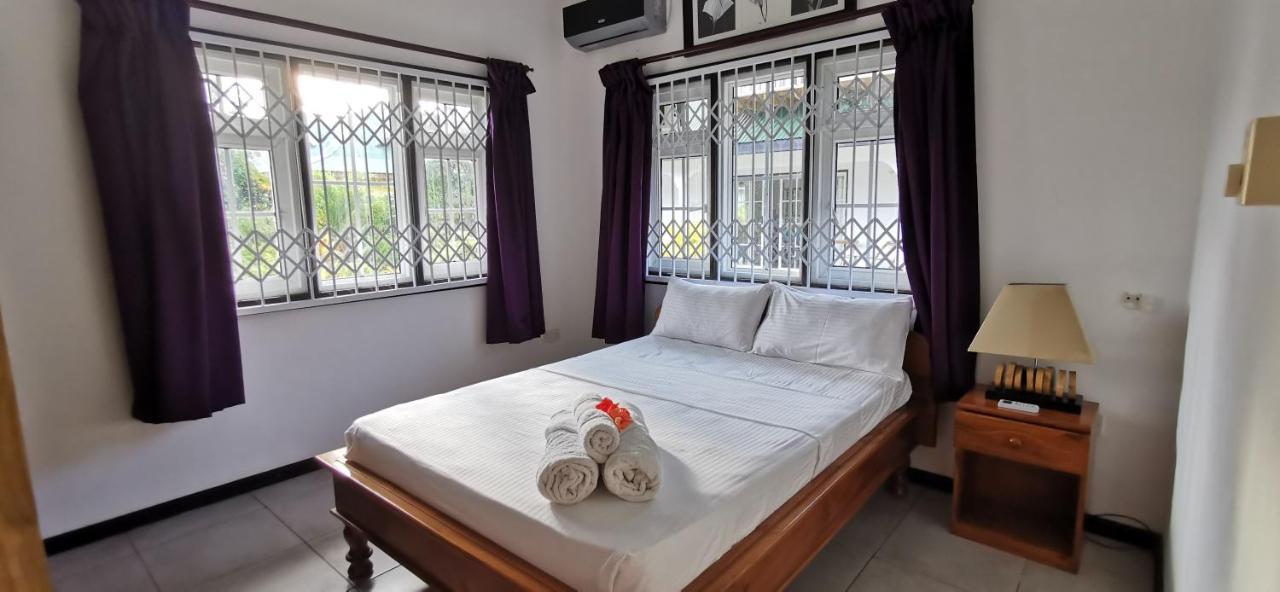 Chez Marva Grande Villa Corossol 3 A 12 Personnes 拉迪格岛 外观 照片