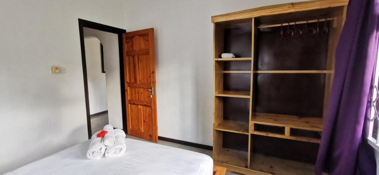 Chez Marva Grande Villa Corossol 3 A 12 Personnes 拉迪格岛 外观 照片